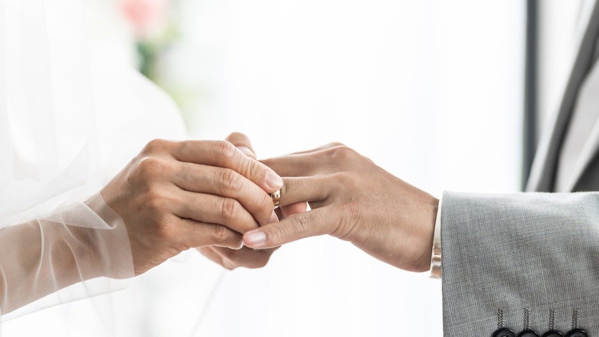 Employer Plan vs Marketplace for Couples — Save in 2026